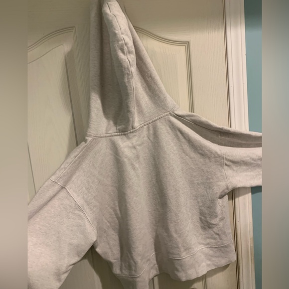 Wilfred Aritzia sweatshirt! - Picture 3 of 3